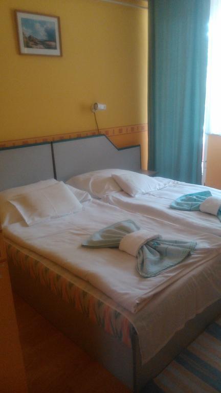 Hotel Dombóvár الغرفة الصورة